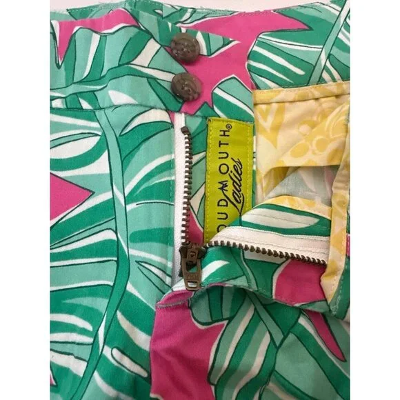 Loudmouth Ladies Palm Pink Sharks Print Shorts Size 4 - Picture 8 of 8